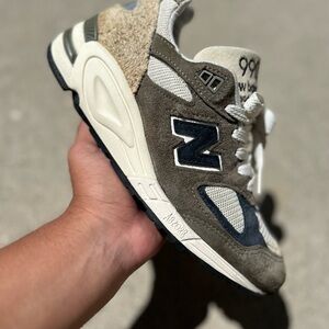New Balance women Tan and Cream Sneakers